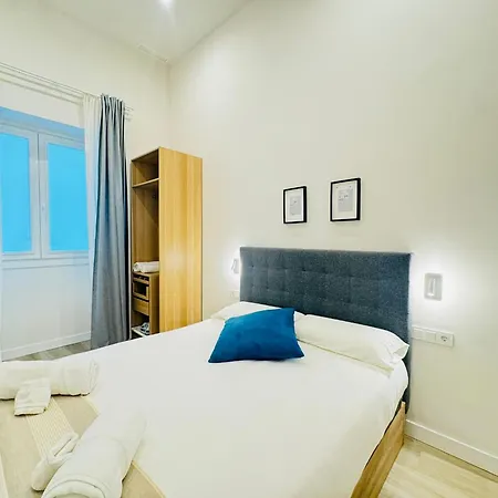 Qe Apartment *